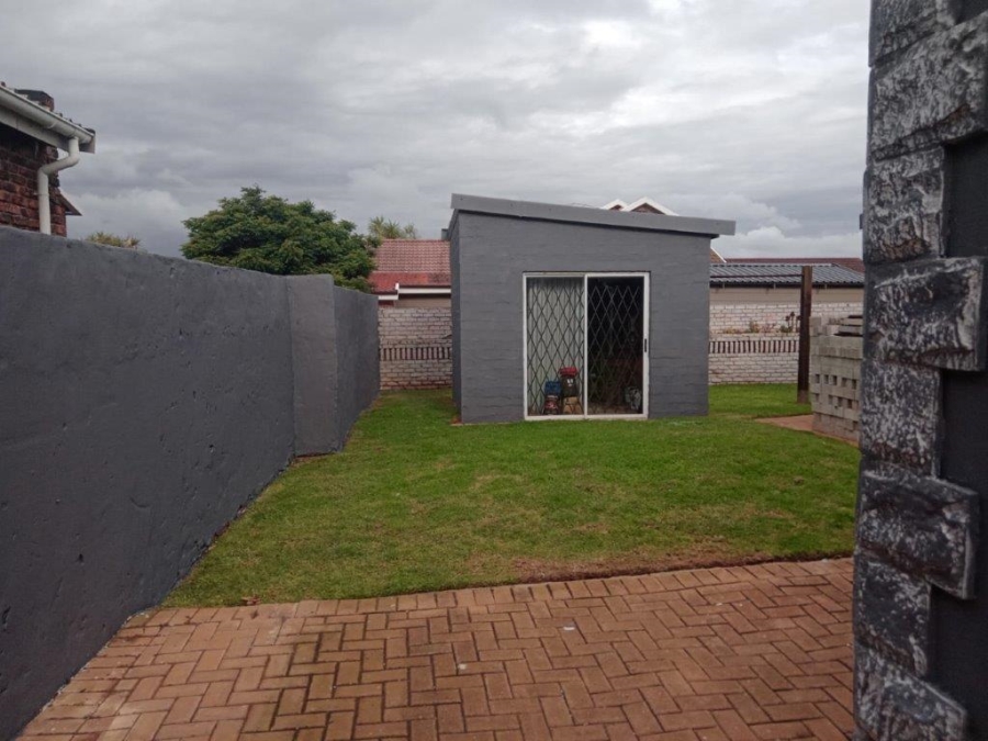 3 Bedroom Property for Sale in Wavecrest Eastern Cape